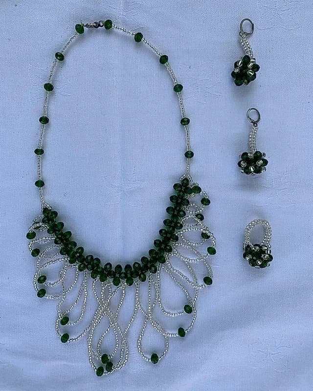 Parure bijou perles faite main — Art Concept Yaoundé Cameroun