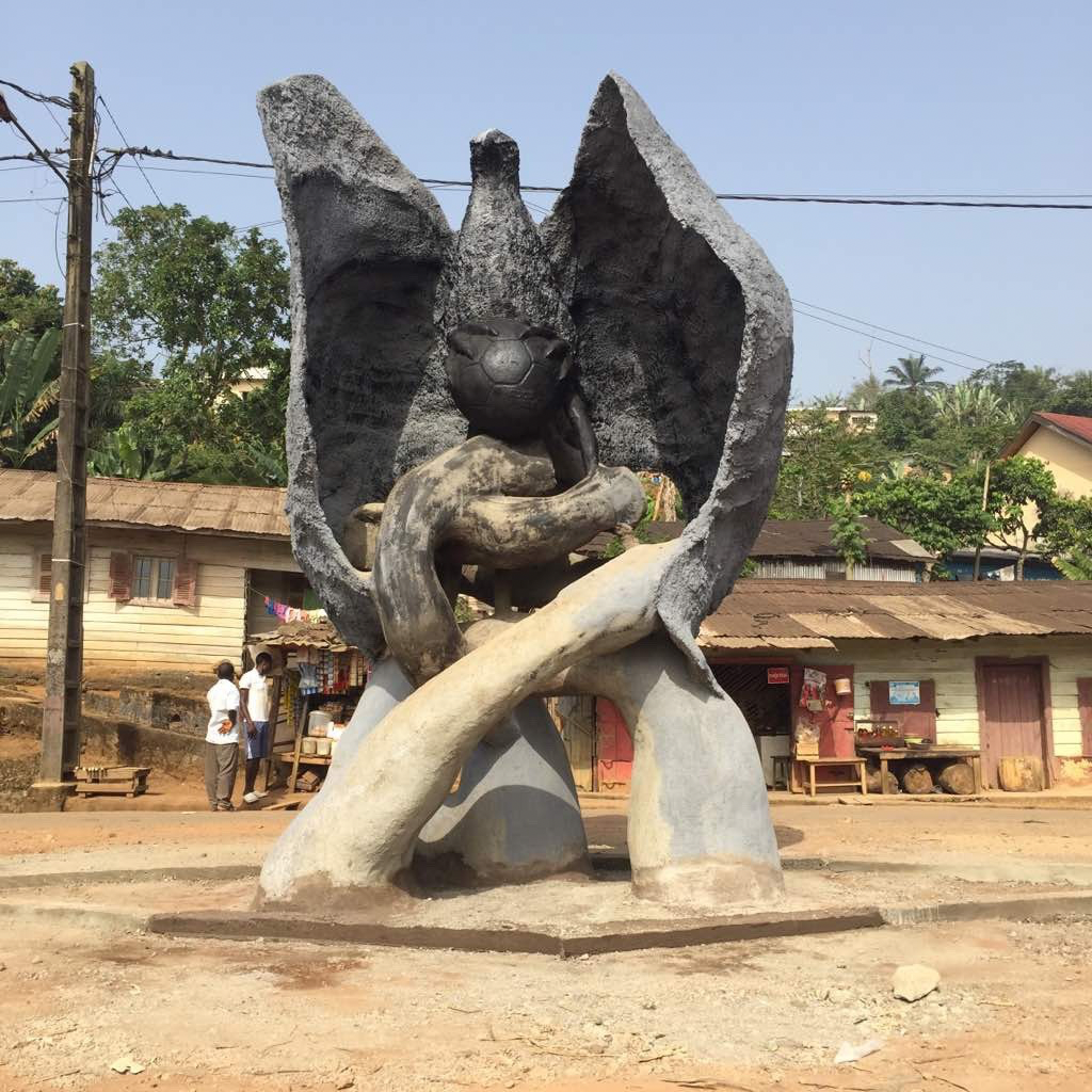 Monument de l'Aigle de Nkongsamba — Monument réalisé par Art Concept